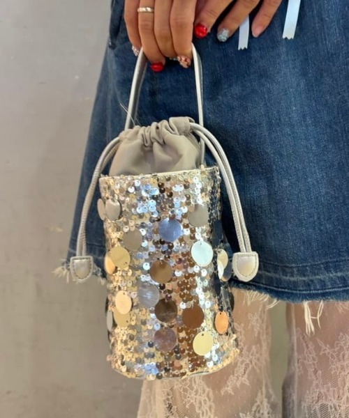 Ray BEAMS(レイビームス)の「blicenscell / sequin buscket バッグ(トートバッグ・レディース・シルバー/ゴールド/ブラック・ONE SIZE)」の3枚目の写真