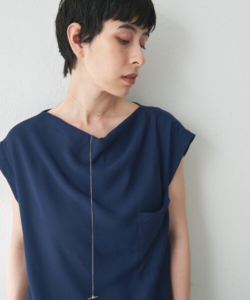 Whim Gazette（ウィムガゼット）の「サテンワッシャーノースリーブブラウス（シャツ/ブラウス・レディース・オフホワイト/ベージュ/ネイビー・FREE）」の12枚目の写真