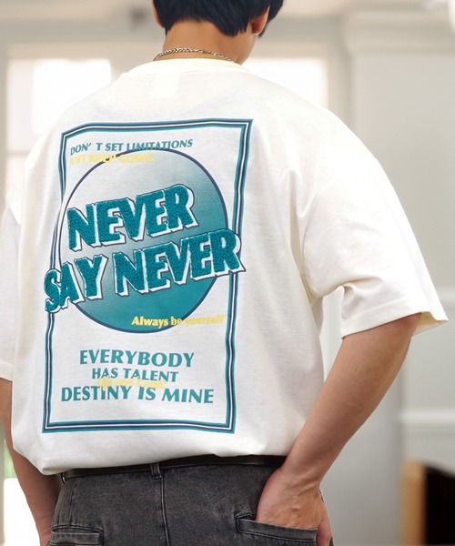 L'atelier(ラトリエ)の「グラフィック デザイン Tシャツ 半袖(Tシャツ/カットソー・メンズ・ブラック系1/ブラック系3/ホワイト系4/ホワイト系6/ブラック系2/ホワイト系3/ブラック系4/ホワイト系5/ホワイト系1/ホワイト系2/ブラック系5/ブラック系6・M/L/LL)」の2枚目の写真