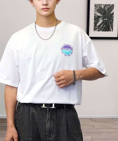 L'atelier(ラトリエ)の「グラフィック デザイン Tシャツ 半袖(Tシャツ/カットソー・メンズ・ブラック系1/ブラック系3/ホワイト系4/ホワイト系6/ブラック系2/ホワイト系3/ブラック系4/ホワイト系5/ホワイト系1/ホワイト系2/ブラック系5/ブラック系6・M/L/LL)」の1枚目の写真