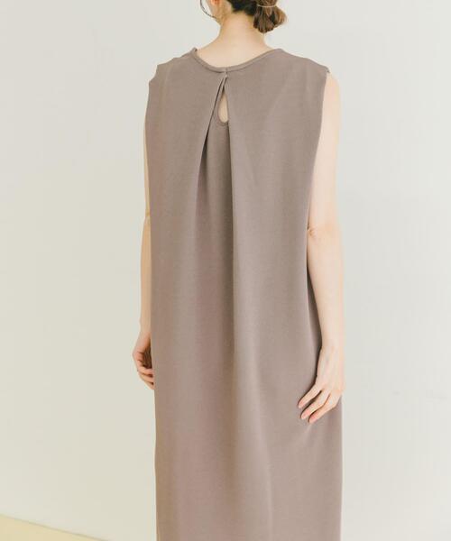 ITEMS URBANRESEARCH（アイテムズ アーバンリサーチ）の「ショルダータックノースリワンピース（ワンピース・レディース・モカ/オフホワイト/ブラック・FREE）」の4枚目の写真