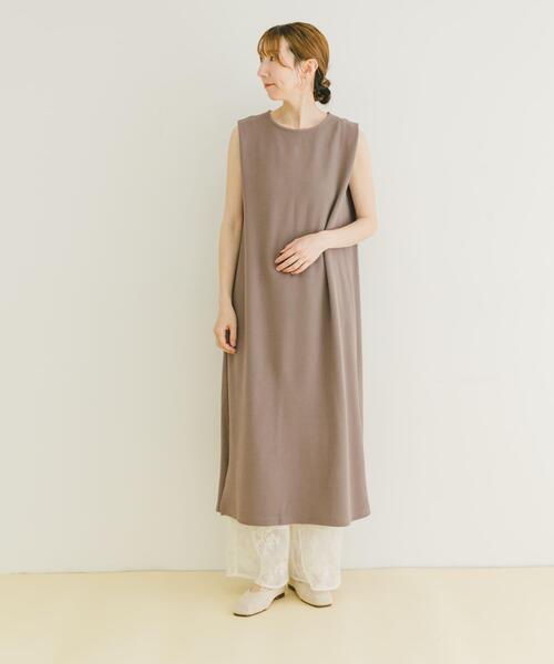 ITEMS URBANRESEARCH（アイテムズ アーバンリサーチ）の「ショルダータックノースリワンピース（ワンピース・レディース・モカ/オフホワイト/ブラック・FREE）」の8枚目の写真