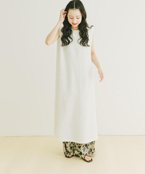 ITEMS URBANRESEARCH（アイテムズ アーバンリサーチ）の「ショルダータックノースリワンピース（ワンピース・レディース・モカ/オフホワイト/ブラック・FREE）」の11枚目の写真