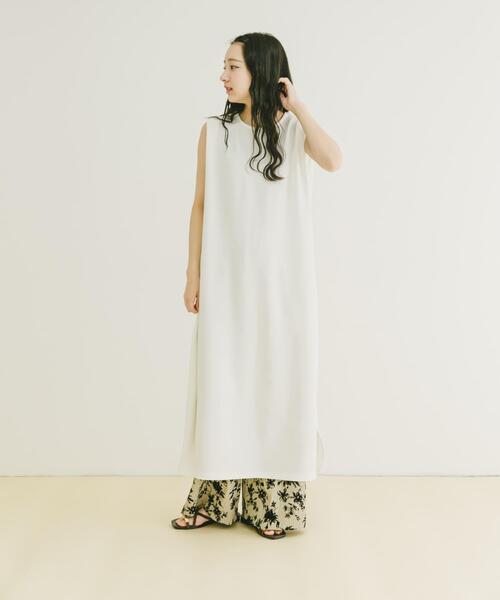 ITEMS URBANRESEARCH（アイテムズ アーバンリサーチ）の「ショルダータックノースリワンピース（ワンピース・レディース・モカ/オフホワイト/ブラック・FREE）」の13枚目の写真