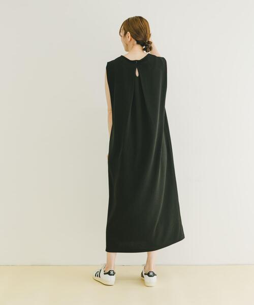 ITEMS URBANRESEARCH（アイテムズ アーバンリサーチ）の「ショルダータックノースリワンピース（ワンピース・レディース・モカ/オフホワイト/ブラック・FREE）」の22枚目の写真