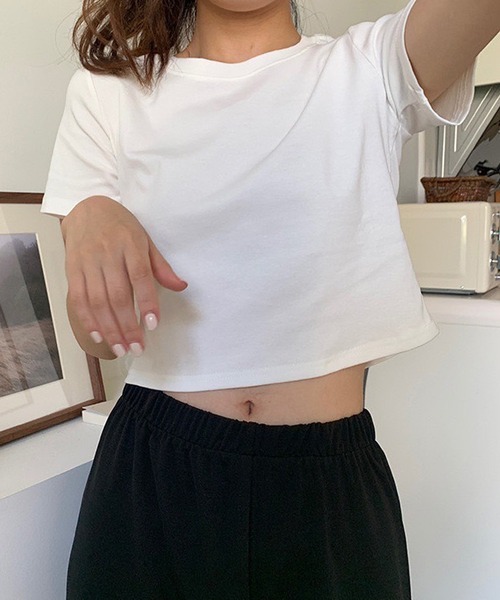 NANEA(ナネア)の「クロップド丈Tシャツ(Tシャツ/カットソー・レディース・オレンジ/パープル/ネイビー/グリーン/ホワイト/アイボリー/ブラック/グレー・フリー)」の2枚目の写真