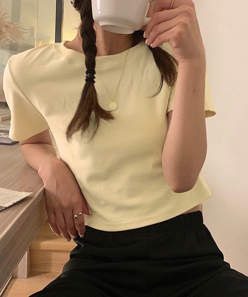 NANEA(ナネア)の「クロップド丈Tシャツ(Tシャツ/カットソー・レディース・オレンジ/パープル/ネイビー/グリーン/ホワイト/アイボリー/ブラック/グレー・フリー)」の3枚目の写真