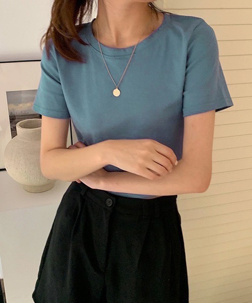 NANEA(ナネア)の「クロップド丈Tシャツ(Tシャツ/カットソー・レディース・オレンジ/パープル/ネイビー/グリーン/ホワイト/アイボリー/ブラック/グレー・フリー)」の9枚目の写真