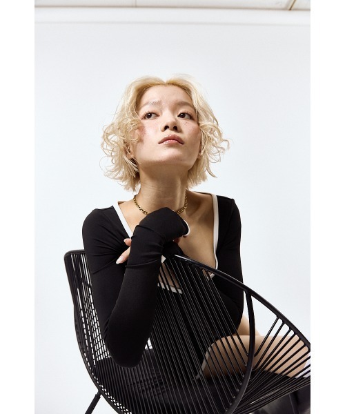 DLESS（ドレス）の「Sweetheartneck bodysuits/ハートネックロングスリーブボディスーツ（Tシャツ/カットソー・レディース・ベージュ系その他/ブラック×ホワイト・XS/S）」の6枚目の写真