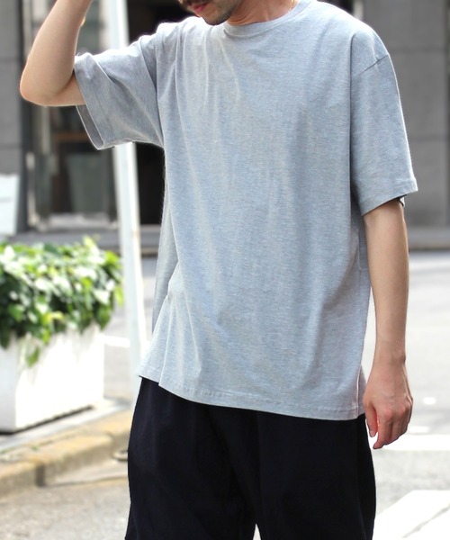 United Athle(ユナイテッドアスレ)の「【UNITED ATHLE】ユナイテッドアスレ 4.7オンス レギュラー フィット Tシャツ(Tシャツ/カットソー・メンズ・ホワイト/ブラック/グレー/インディゴブルー/サンドベージュ/スミクロ/グレイッシュブルー/スモーキーグリーン系・M/L/XL)」の4枚目の写真