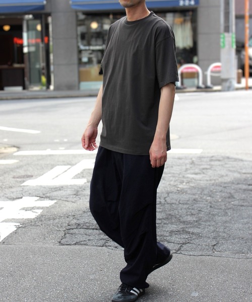 United Athle(ユナイテッドアスレ)の「【UNITED ATHLE】ユナイテッドアスレ 4.7オンス レギュラー フィット Tシャツ(Tシャツ/カットソー・メンズ・ホワイト/ブラック/グレー/インディゴブルー/サンドベージュ/スミクロ/グレイッシュブルー/スモーキーグリーン系・M/L/XL)」の17枚目の写真