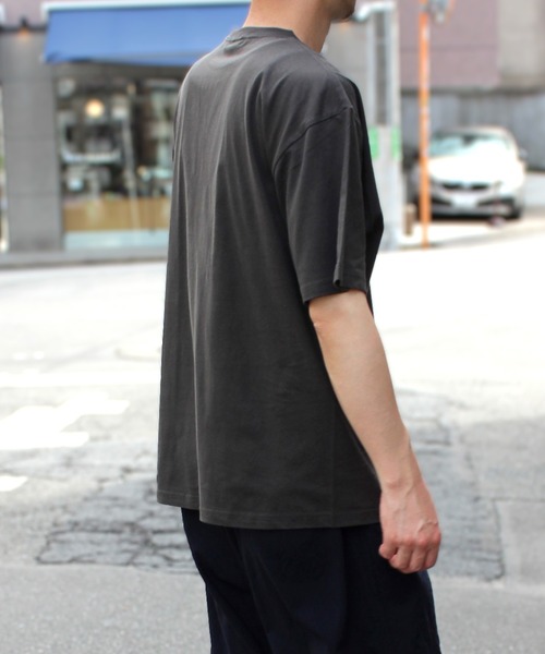 United Athle(ユナイテッドアスレ)の「【UNITED ATHLE】ユナイテッドアスレ 4.7オンス レギュラー フィット Tシャツ(Tシャツ/カットソー・メンズ・ホワイト/ブラック/グレー/インディゴブルー/サンドベージュ/スミクロ/グレイッシュブルー/スモーキーグリーン系・M/L/XL)」の19枚目の写真