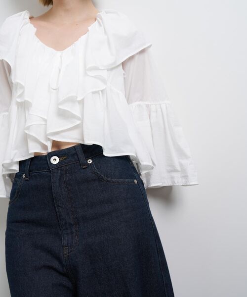 LANVIN en Bleu(ランバンオンブルー)の「撥水速乾ナイロンラッフルブラウス(シャツ/ブラウス・レディース・チャコールグレー/オフホワイト/ブラック・38)」の21枚目の写真