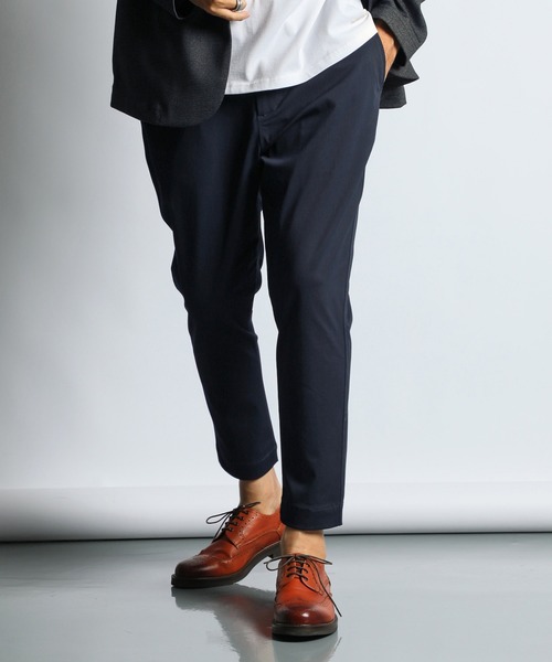 The DUFFER of ST.GEORGE(ザダファーオブセントジョージ)の「『WONDER SHAPE』PIQUE CROPPED:360°全方向高伸縮『ワンダーシェイプ』ピケ クロップドパンツ(チノパンツ・メンズ・チャコールグレー/ネイビー/カーキ/ライトグレー・MEDIUM/SMALL/X-LARGE/LARGE)」の4枚目の写真