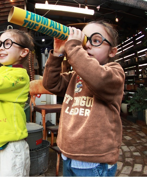 DENIM DUNGAREE（デニムダンガリー）の「Vintage Fleece PENNIE LEADER Sweat Shirt（スウェット・キッズ・ブラウン・115/125）」の4枚目の写真