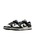 NIKE�i�i�C�L�j�́uNIKE Wmns Dunk Low SE�i�i�C�L �E�B�����Y �_���N LOW SE�j�i�X�j�[�J�[�j�v�b�z���C�g�n