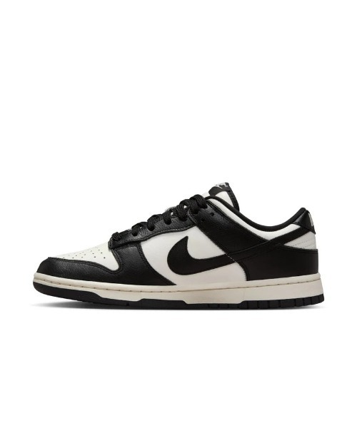 NIKE(ナイキ)の「NIKE Wmns Dunk Low SE(ナイキ ウィメンズ ダンク LOW SE)(スニーカー・レディース・ホワイト系/レッド系・24.5cm/25cm/23cm/23.5cm/24cm)」の4枚目の写真