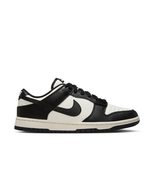 NIKE(ナイキ)の「NIKE Wmns Dunk Low SE(ナイキ ウィメンズ ダンク LOW SE)(スニーカー・レディース・ホワイト系/レッド系・24.5cm/25cm/23cm/23.5cm/24cm)」の5枚目の写真