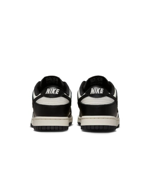 NIKE(ナイキ)の「NIKE Wmns Dunk Low SE(ナイキ ウィメンズ ダンク LOW SE)(スニーカー・レディース・ホワイト系/レッド系・24.5cm/25cm/23cm/23.5cm/24cm)」の8枚目の写真