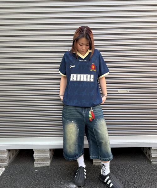 ATMARK(アットマーク)の「《2サイズ展開 / UNISEX 》AMKロゴ ゲームシャツ(Tシャツ/カットソー・メンズ・ホワイト/ネイビー/ブラック/ピンク・LARGE/MEDIUM)」の3枚目の写真