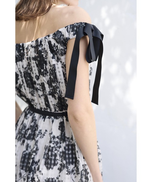 Bianca Ribbon Dress オフショルプリントリボンドレス