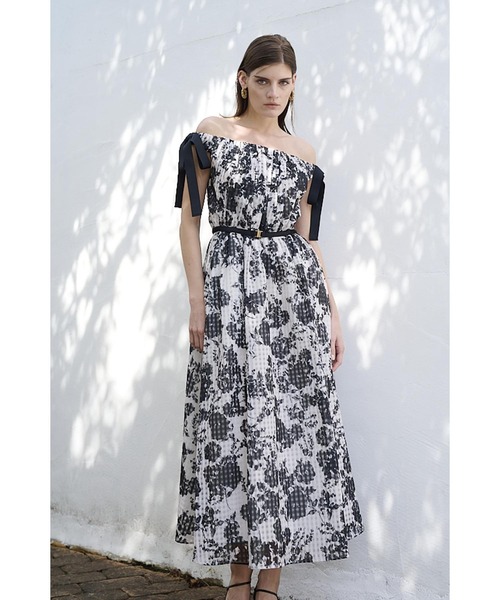Estella.K(エステラケー)の「Bianca Ribbon Dress オフショルプリントリボンドレス(ワンピース・レディース・ブラック/ブルー・FREE)」の18枚目の写真