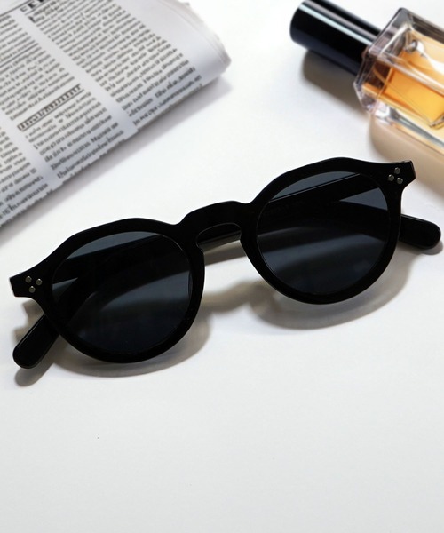 FUNALIVE(ファンアライブ)の「BOSTON /ROUND/OVAL RETRO SUNGLASSES(サングラス・メンズ・ブラック系1/ライトグレー系2/ブルー系1/ベージュ系1/ライトグリーン系1/ブラック系2/ダークグリーン系1/グレー系1/ベージュ系2/ブルー系2/ライトグレー系3/ライトグリーン系2/ブルー系3/ブラウン系2/グレー系2/ブルー系その他/ブラウン系その他/ブラウン系1/ライトグレー系1/ブラック系その他/グリーン系1/ライトグレー系4/ブラウン系4/ブラック系3/ブラウン系5/ダークグリーン系2/ブルー系4/ベージュ系3/グレー系4/ブラック系4・FREE)」の4枚目の写真