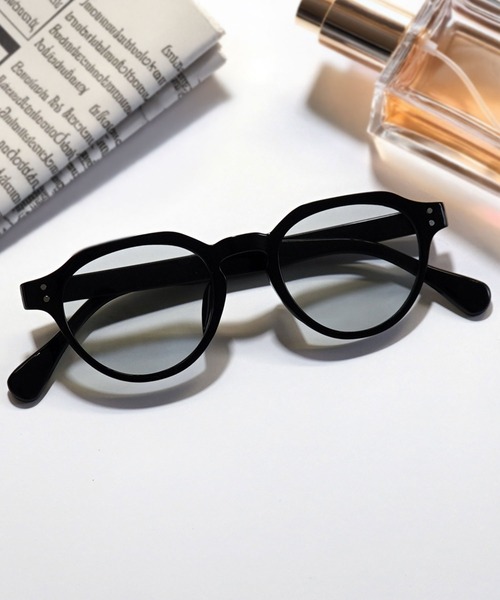 FUNALIVE(ファンアライブ)の「BOSTON /ROUND/OVAL RETRO SUNGLASSES(サングラス・メンズ・ブラック系1/ライトグレー系2/ブルー系1/ベージュ系1/ライトグリーン系1/ブラック系2/ダークグリーン系1/グレー系1/ベージュ系2/ブルー系2/ライトグレー系3/ライトグリーン系2/ブルー系3/ブラウン系2/グレー系2/ブルー系その他/ブラウン系その他/ブラウン系1/ライトグレー系1/ブラック系その他/グリーン系1/ライトグレー系4/ブラウン系4/ブラック系3/ブラウン系5/ダークグリーン系2/ブルー系4/ベージュ系3/グレー系4/ブラック系4・FREE)」の8枚目の写真