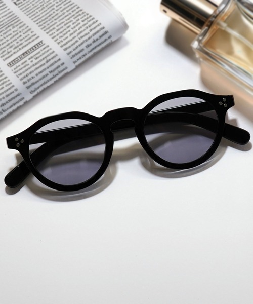 FUNALIVE(ファンアライブ)の「BOSTON /ROUND/OVAL RETRO SUNGLASSES(サングラス・メンズ・ブラック系1/ライトグレー系2/ブルー系1/ベージュ系1/ライトグリーン系1/ブラック系2/ダークグリーン系1/グレー系1/ベージュ系2/ブルー系2/ライトグレー系3/ライトグリーン系2/ブルー系3/ブラウン系2/グレー系2/ブルー系その他/ブラウン系その他/ブラウン系1/ライトグレー系1/ブラック系その他/グリーン系1/ライトグレー系4/ブラウン系4/ブラック系3/ブラウン系5/ダークグリーン系2/ブルー系4/ベージュ系3/グレー系4/ブラック系4・FREE)」の10枚目の写真