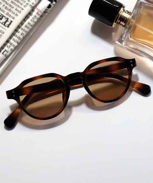 FUNALIVE(ファンアライブ)の「BOSTON /ROUND/OVAL RETRO SUNGLASSES(サングラス・メンズ・ブラック系1/ライトグレー系2/ブルー系1/ベージュ系1/ライトグリーン系1/ブラック系2/ダークグリーン系1/グレー系1/ベージュ系2/ブルー系2/ライトグレー系3/ライトグリーン系2/ブルー系3/ブラウン系2/グレー系2/ブルー系その他/ブラウン系その他/ブラウン系1/ライトグレー系1/ブラック系その他/グリーン系1/ライトグレー系4/ブラウン系4/ブラック系3/ブラウン系5/ダークグリーン系2/ブルー系4/ベージュ系3/グレー系4/ブラック系4・FREE)」の15枚目の写真