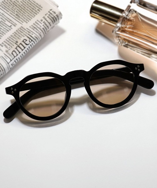 FUNALIVE(ファンアライブ)の「BOSTON /ROUND/OVAL RETRO SUNGLASSES(サングラス・メンズ・ブラック系1/ライトグレー系2/ブルー系1/ベージュ系1/ライトグリーン系1/ブラック系2/ダークグリーン系1/グレー系1/ベージュ系2/ブルー系2/ライトグレー系3/ライトグリーン系2/ブルー系3/ブラウン系2/グレー系2/ブルー系その他/ブラウン系その他/ブラウン系1/ライトグレー系1/ブラック系その他/グリーン系1/ライトグレー系4/ブラウン系4/ブラック系3/ブラウン系5/ダークグリーン系2/ブルー系4/ベージュ系3/グレー系4/ブラック系4・FREE)」の19枚目の写真