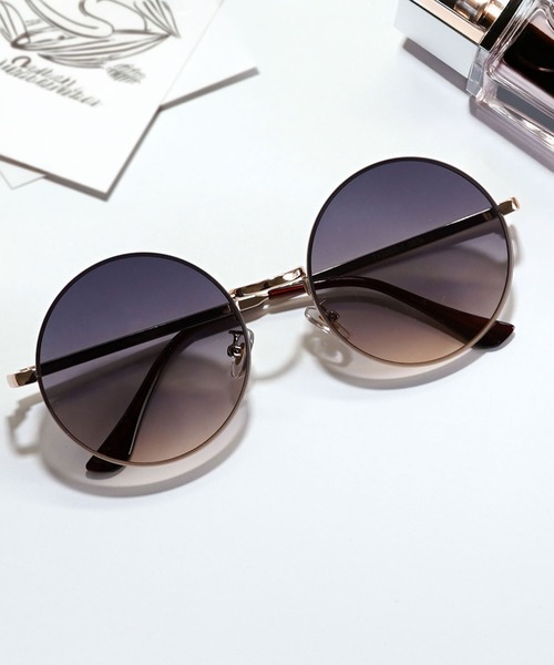 FUNALIVE(ファンアライブ)の「BOSTON /ROUND/OVAL RETRO SUNGLASSES(サングラス・メンズ・ブラック系1/ライトグレー系2/ブルー系1/ベージュ系1/ライトグリーン系1/ブラック系2/ダークグリーン系1/グレー系1/ベージュ系2/ブルー系2/ライトグレー系3/ライトグリーン系2/ブルー系3/ブラウン系2/グレー系2/ブルー系その他/ブラウン系その他/ブラウン系1/ライトグレー系1/ブラック系その他/グリーン系1/ライトグレー系4/ブラウン系4/ブラック系3/ブラウン系5/ダークグリーン系2/ブルー系4/ベージュ系3/グレー系4/ブラック系4・FREE)」の2枚目の写真