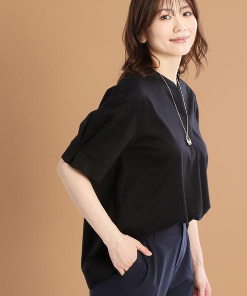 Reflect(リフレクト)の「【すっきり見え!長め丈/マシンウォッシュ可】スキッパーネックジャージトップス(Tシャツ/カットソー・レディース・ブルー/ナチュラル/ワインレッド/ブラック・15 /11/09/07/05/17/13)」の1枚目の写真