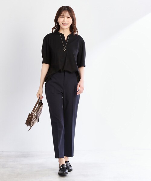 Reflect(リフレクト)の「【すっきり見え!長め丈/マシンウォッシュ可】スキッパーネックジャージトップス(Tシャツ/カットソー・レディース・ブルー/ナチュラル/ワインレッド/ブラック・15 /11/09/07/05/17/13)」の11枚目の写真