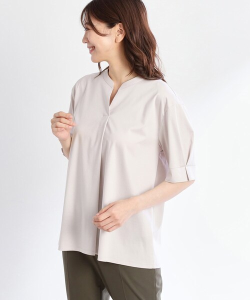 Reflect(リフレクト)の「【すっきり見え!長め丈/マシンウォッシュ可】スキッパーネックジャージトップス(Tシャツ/カットソー・レディース・ブルー/ナチュラル/ワインレッド/ブラック・15 /11/09/07/05/17/13)」の13枚目の写真