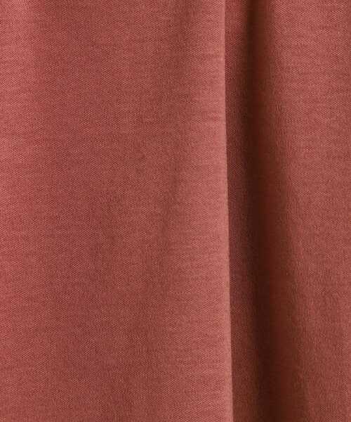 Reflect(リフレクト)の「【すっきり見え!長め丈/マシンウォッシュ可】スキッパーネックジャージトップス(Tシャツ/カットソー・レディース・ブルー/ナチュラル/ワインレッド/ブラック・15 /11/09/07/05/17/13)」の22枚目の写真