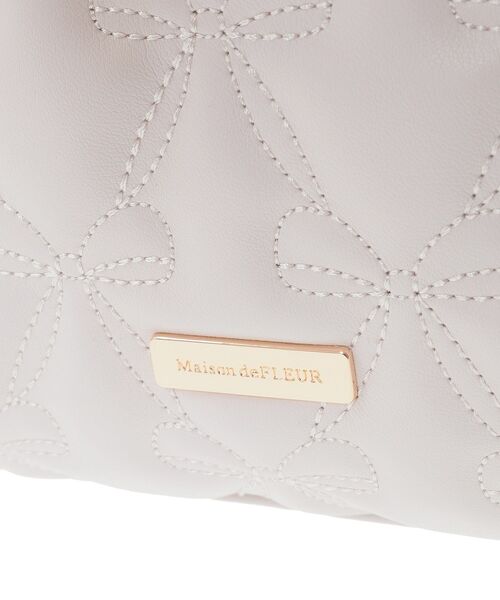 Maison de FLEUR(メゾンドフルール)の「スカーフ付きリボンキルティング2Wayトート(トートバッグ・レディース・ブラック/ライトピンク・FREE)」の13枚目の写真