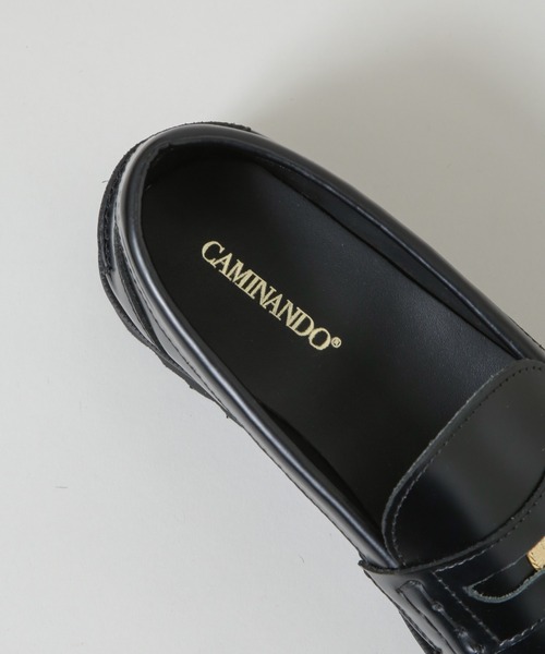 CAMINANDO（カミナンド）の「CAMINANDO/別注 ALMOND TOE PENNY LOAFERS（ローファー・レディース・ブラック・6/7/8）」の5枚目の写真