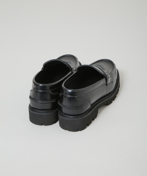 CAMINANDO（カミナンド）の「CAMINANDO/別注 ALMOND TOE PENNY LOAFERS（ローファー・レディース・ブラック・6/7/8）」の2枚目の写真