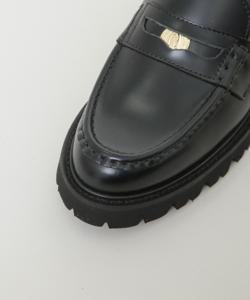 CAMINANDO（カミナンド）の「CAMINANDO/別注 ALMOND TOE PENNY LOAFERS（ローファー・レディース・ブラック・6/7/8）」の3枚目の写真