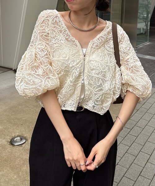 CAPRICIEUX LE'MAGE（カプリシューレマージュ）の「コードレースジップブルゾン（ブルゾン・レディース・ブラック/アイボリー・FREE）」の2枚目の写真