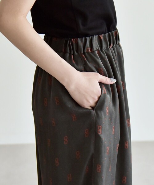 quaranciel(カランシエル)の「quaranciel:〈手洗い可能〉モノグラム ドット リラックス ワイド パンツ(その他パンツ・レディース・チャコールグレー/ブラウン・ONE SIZE)」の4枚目の写真