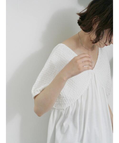 Samansa Mos2 blue（サマンサモスモスブルー）の「◎【接触冷感】シャーリングVネックプルオーバー（Tシャツ/カットソー・レディース・ブラック/ブルー/オフホワイト・F）」の19枚目の写真