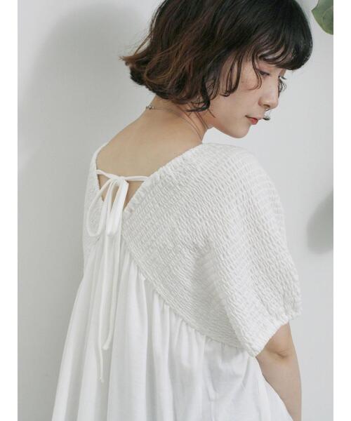 Samansa Mos2 blue（サマンサモスモスブルー）の「◎【接触冷感】シャーリングVネックプルオーバー（Tシャツ/カットソー・レディース・ブラック/ブルー/オフホワイト・F）」の20枚目の写真