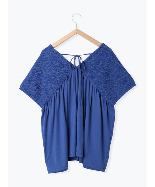 Samansa Mos2 blue（サマンサモスモスブルー）の「◎【接触冷感】シャーリングVネックプルオーバー（Tシャツ/カットソー・レディース・ブラック/ブルー/オフホワイト・F）」の6枚目の写真