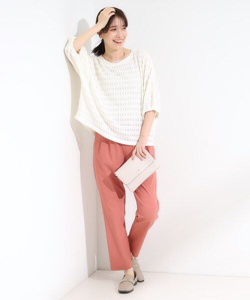 SHOO・LA・RUE(シューラルー)の「【S-LL】涼やかで好印象 シアーチェック ドルマントップス(Tシャツ/カットソー・レディース・ブラック/アイボリー/イエロー系その他・04/03/02/01)」の6枚目の写真
