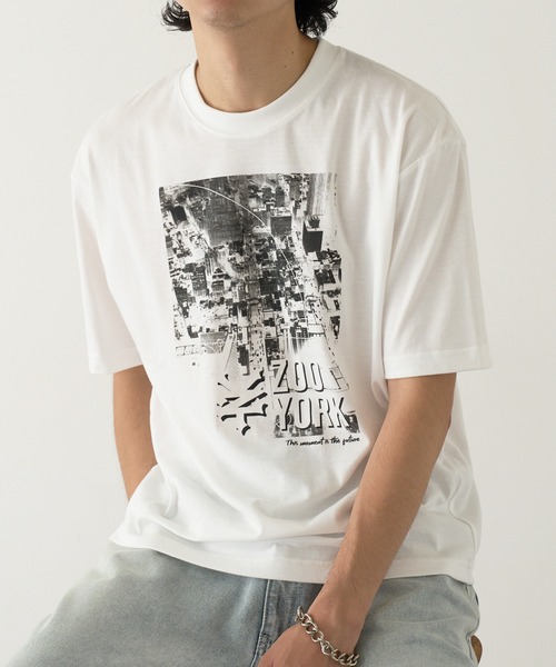 ZOO YORK(ズーヨーク)の「【ZOO YORK】モノクロフォトプリント 短丈Tシャツ Z2503(Tシャツ/カットソー・メンズ・ホワイト/ブラック/グレー・M/L)」の2枚目の写真