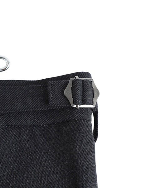 marka（マーカ）の「marka / マーカ：TWO TUCK BAGGY TROUSERS -TUMBLED WOOL SERGE-：M25C12PT01C[COR]（スラックス・メンズ・ブラック系その他・1(S)/2(M)）」の4枚目の写真