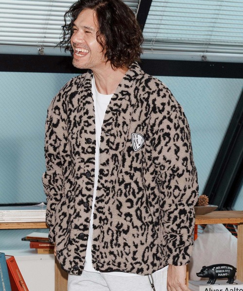 No Rain No Rainbow(ノーレインノーレインボー)の「mcg3701-leopard boa cardigan カーディガン(NR25W-03)(カーディガン/ボレロ・メンズ・レオパード/アニマル・S/M/L/XL)」の2枚目の写真