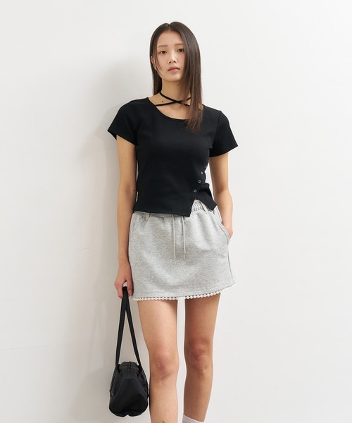 GENERAL IDEA(ジェネラルアイデア)の「GENERAL IDEA/ジェネラルアイディア ボタンスリット&ひも付き半袖Tシャツ(Tシャツ/カットソー・レディース・ホワイト/ブラック・L/M)」の5枚目の写真